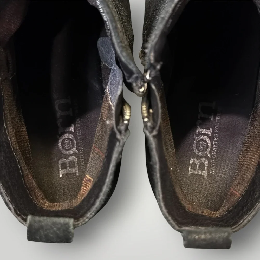 Born Kerri Black Distressed Suede Ankle Boots Moto Buckle Zip BR0011909 Womens 9